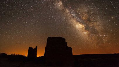 Η ωδή των Εσχάτων – Επί ασπαλάθων – Ποίηση